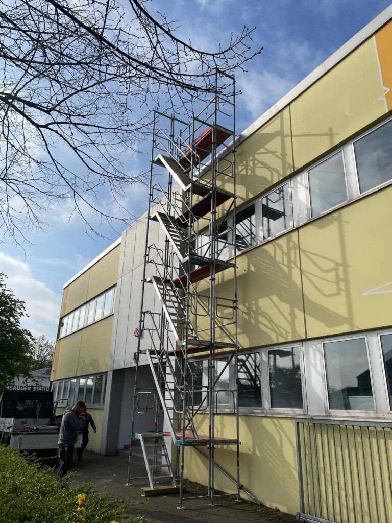 AD Gerüstbau Team bei der Arbeit